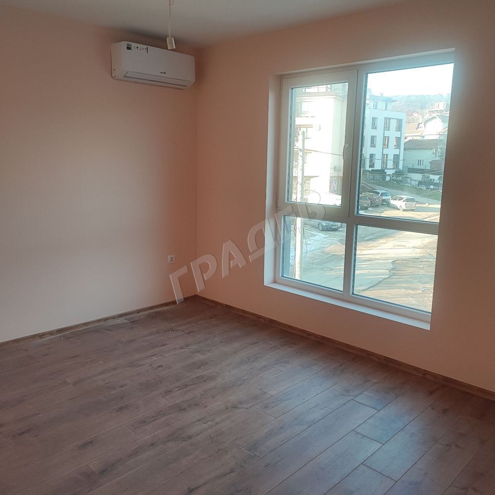 Тристаен апартамент в  горната част на Цветен квартал. - Агенция за недвижими имоти Варна - Екипът, имот 4