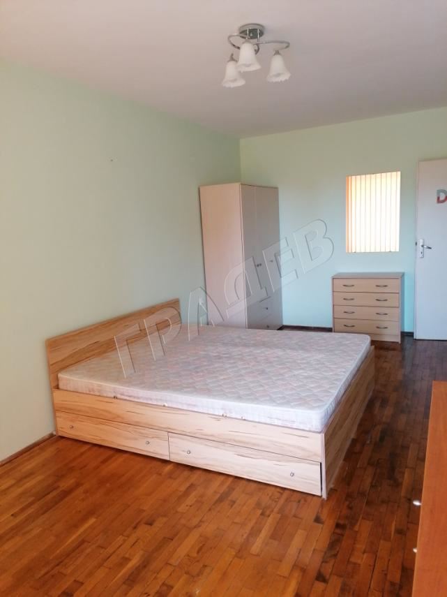 Двустаен  просторен апартамент, в ж.к.“Чайка“ - Агенция за недвижими имоти Варна - Екипът, имот 4