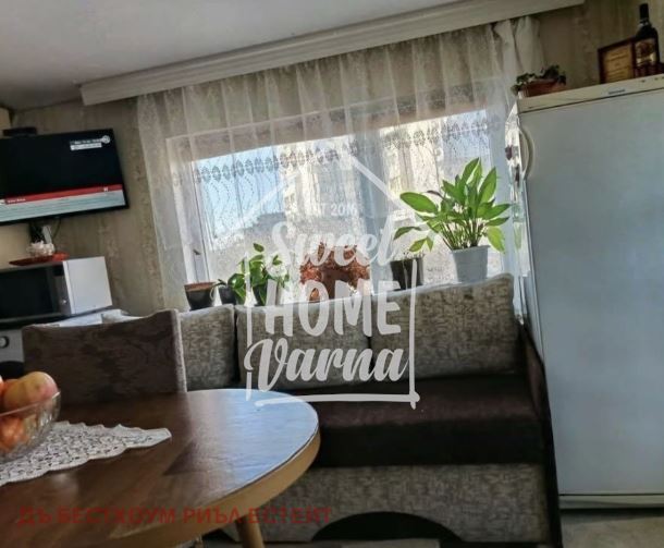 Двустаен апартамент кв.Владиславово - Агенция за недвижими имоти Варна - Екипът