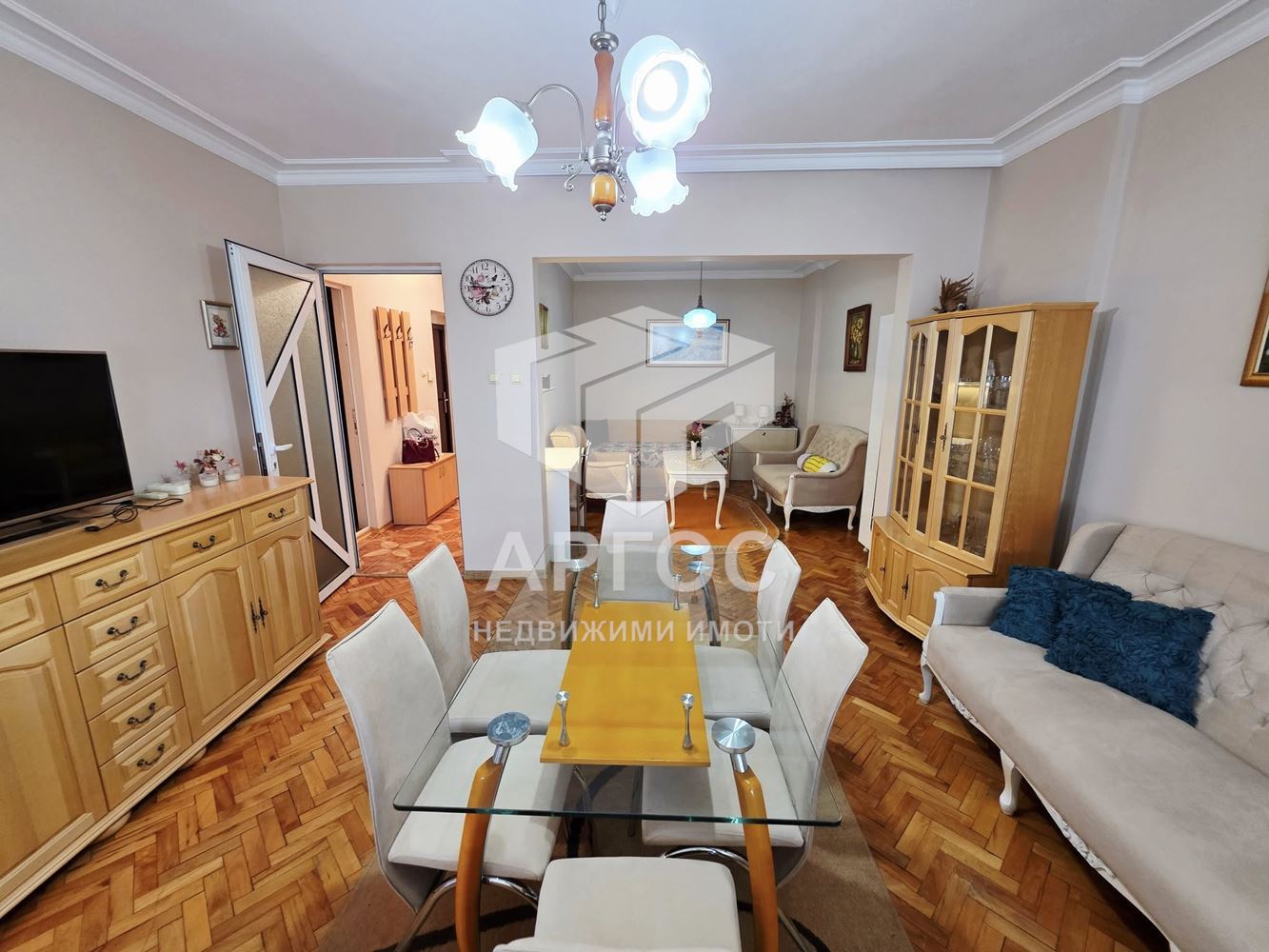 Дава под наем Двустаен апартамент район – Общината - Агенция за недвижими имоти Варна - Екипът